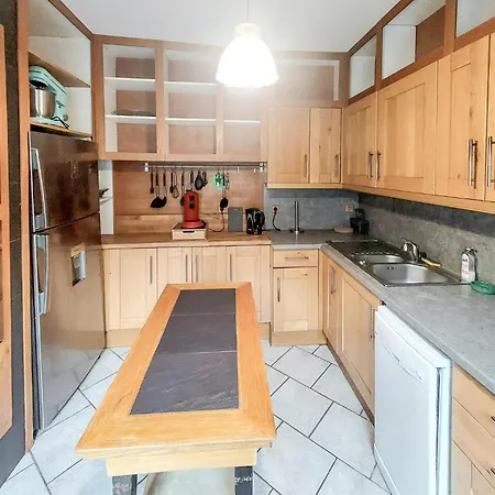 4 Bedroom Amazing In Grand-Fort-Philippe