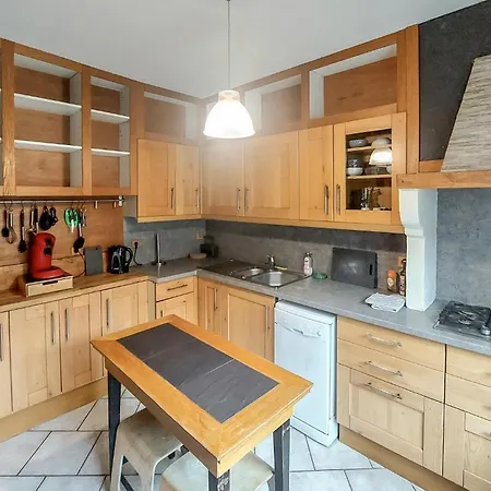 4 Bedroom Amazing In Grand-Fort-Philippe